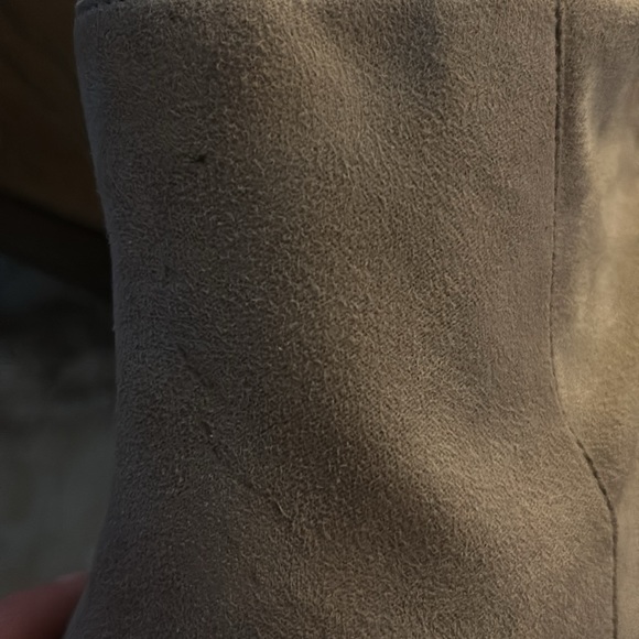 Old Navy faux suede kitten heel ankle boots - Picture 5 of 7